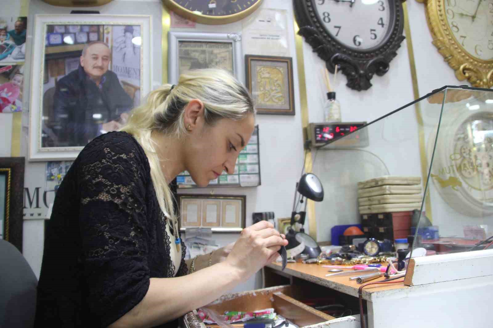 babadan ogula 3 kusaktir suren saatciligin 4uncu kusak kadin temsilcisi 2 FR4OqY17