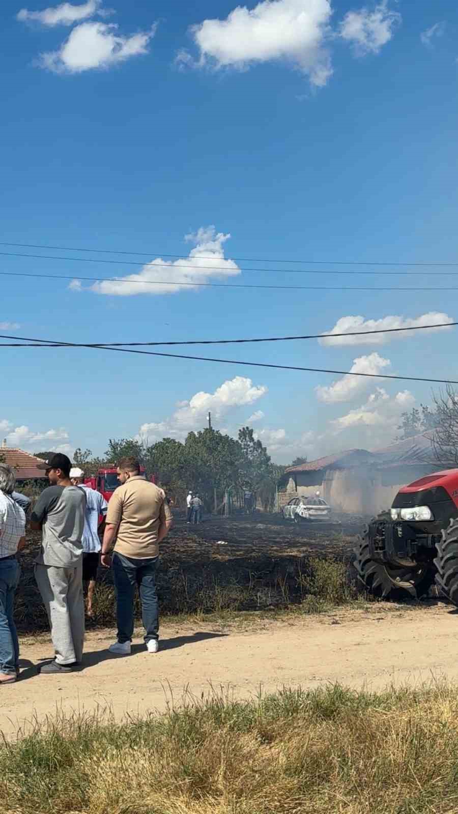 babaeskide cikan yanginda otomobil ve ahir kullanilamaz hale geldi 3 7gd3HnNb