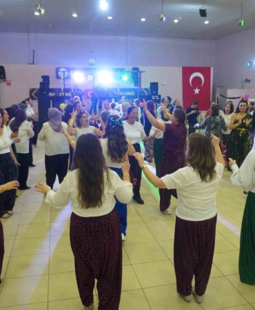 babaeskide-salvar-gecesi-renkli-goruntulere-sahne-oldu-bTN2neFF.jpg