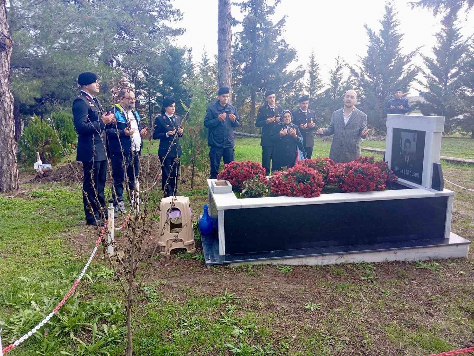 babaeskide sehit ustegmen mezari basinda anildi 0 NpteR2vv