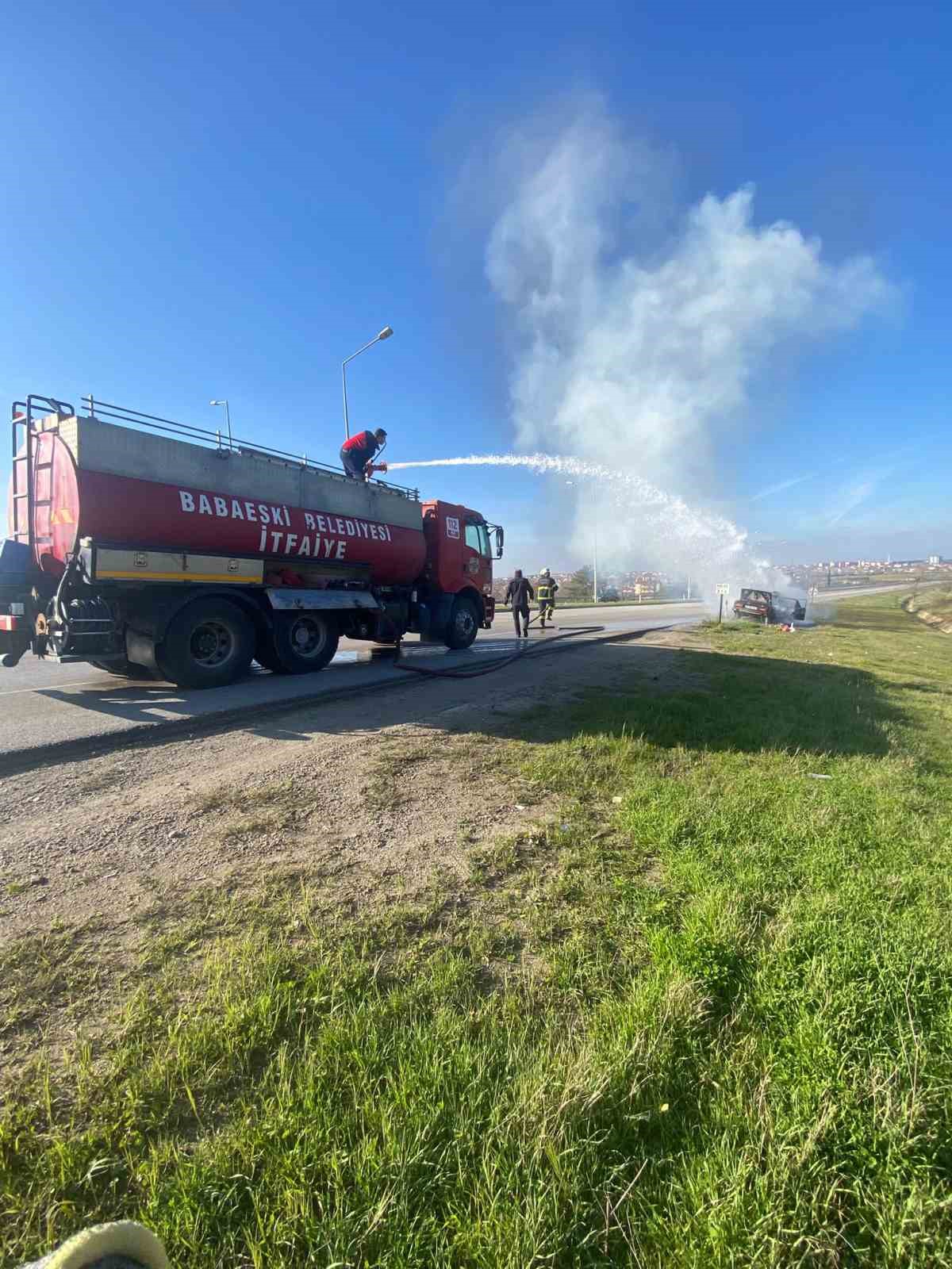babaeskide seyir halindeki otomobil alev aldi 1 CP7bRGPw