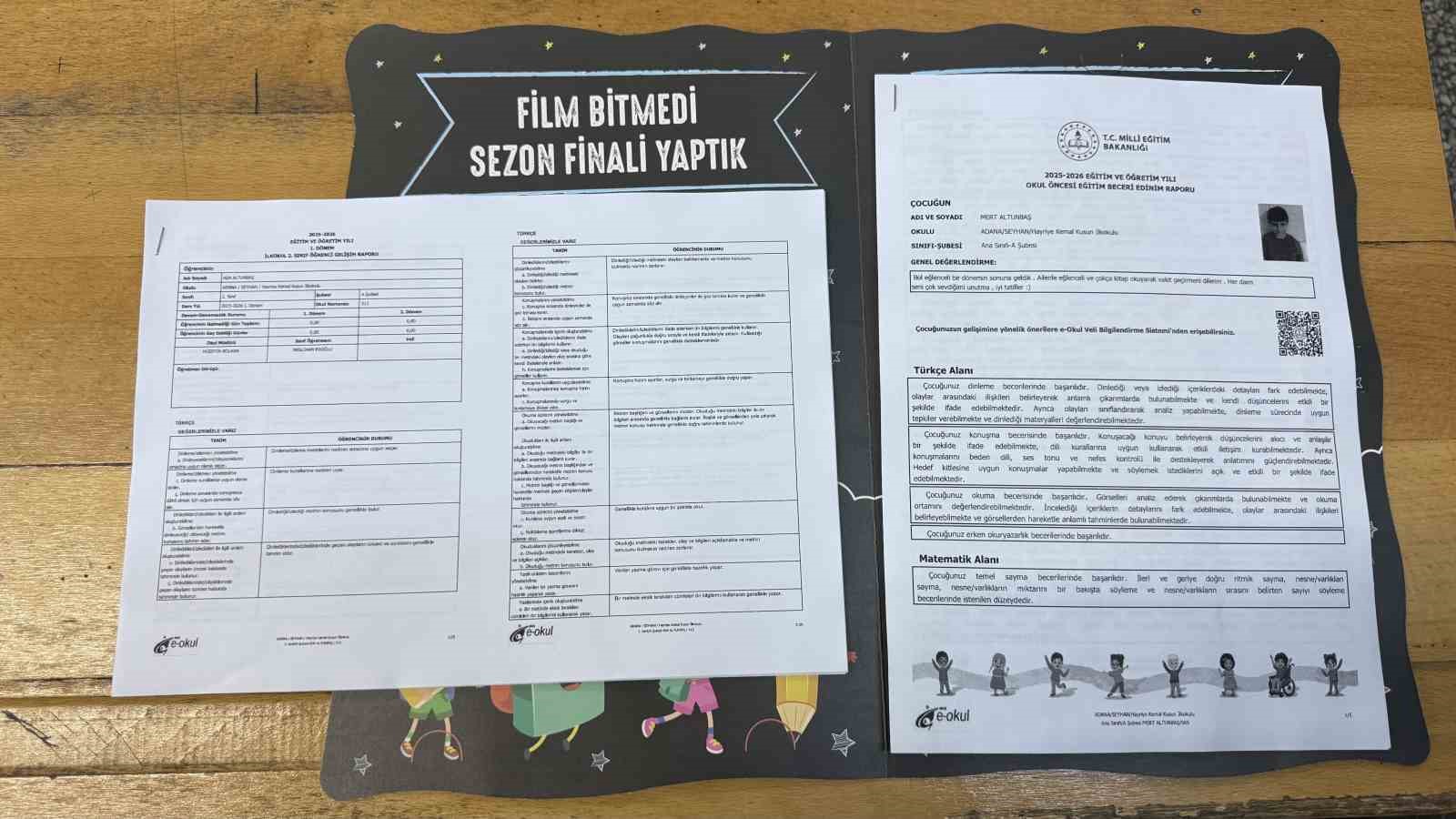 babalari tarafindan oldurulen kardeslerin karneleri ciceklerle siralarina birakildi 2 52i18Jnt