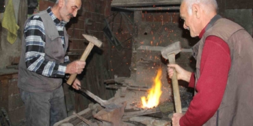 babalarindan-kalan-ocagi-sondurmuyorlar-eF4aE4rL.jpg