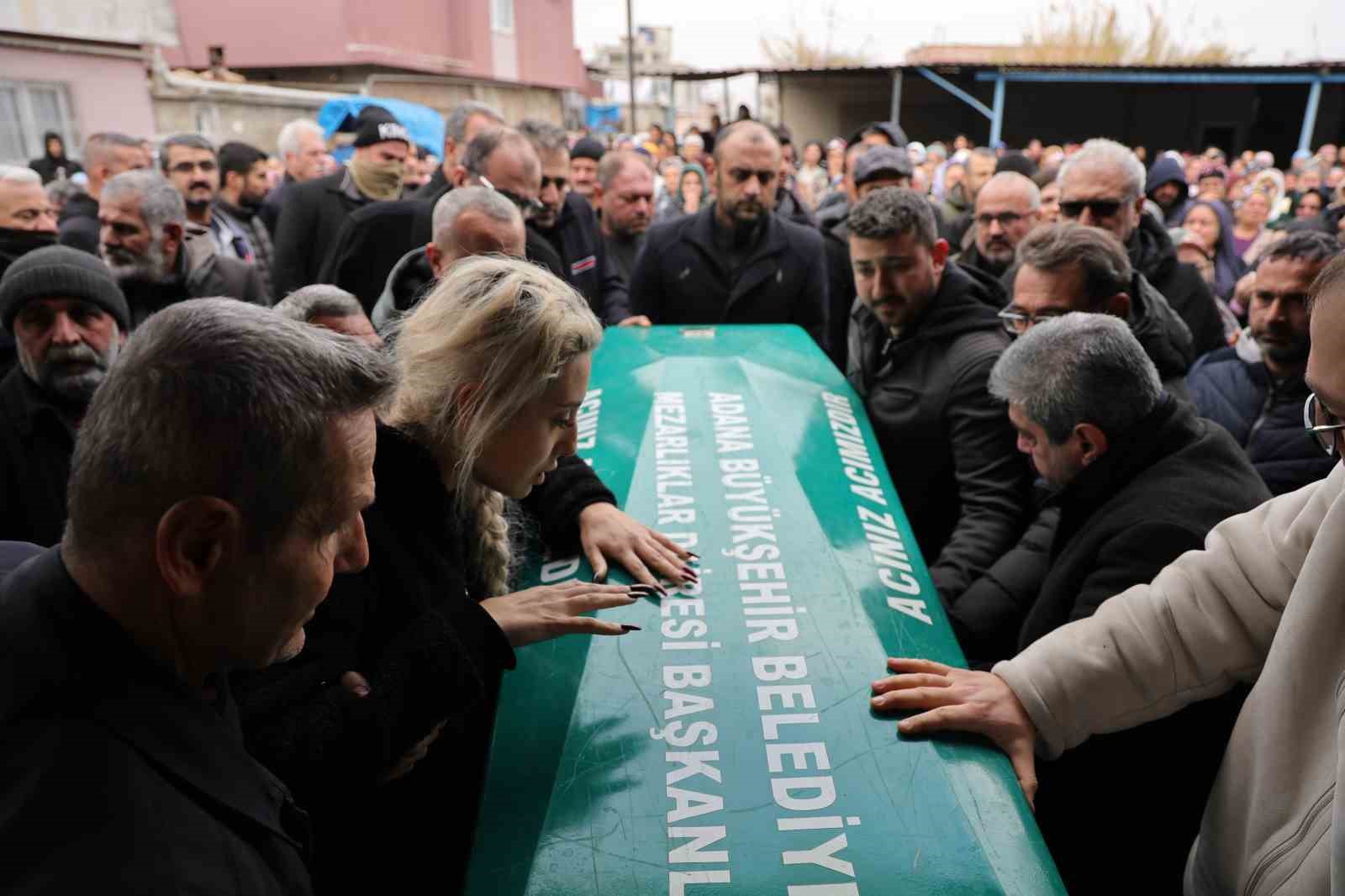 babalarinin oldurdugu kardesler yan yana topraga verildi 4 lXNTS7O5