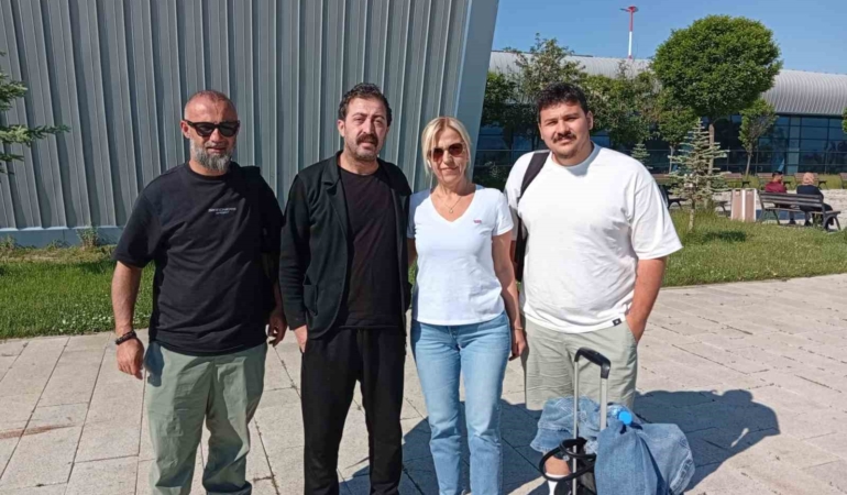 babamin-damadi-filminde-400-muslu-genc-kamera-karsisina-gecti-51d9gSiR.jpg