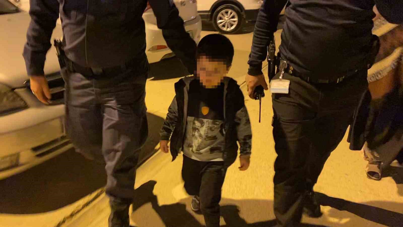 babasi hastanede tedavi olurken kaybolan cocuk icin ekipler seferber oldu 5 TMvbYAlw