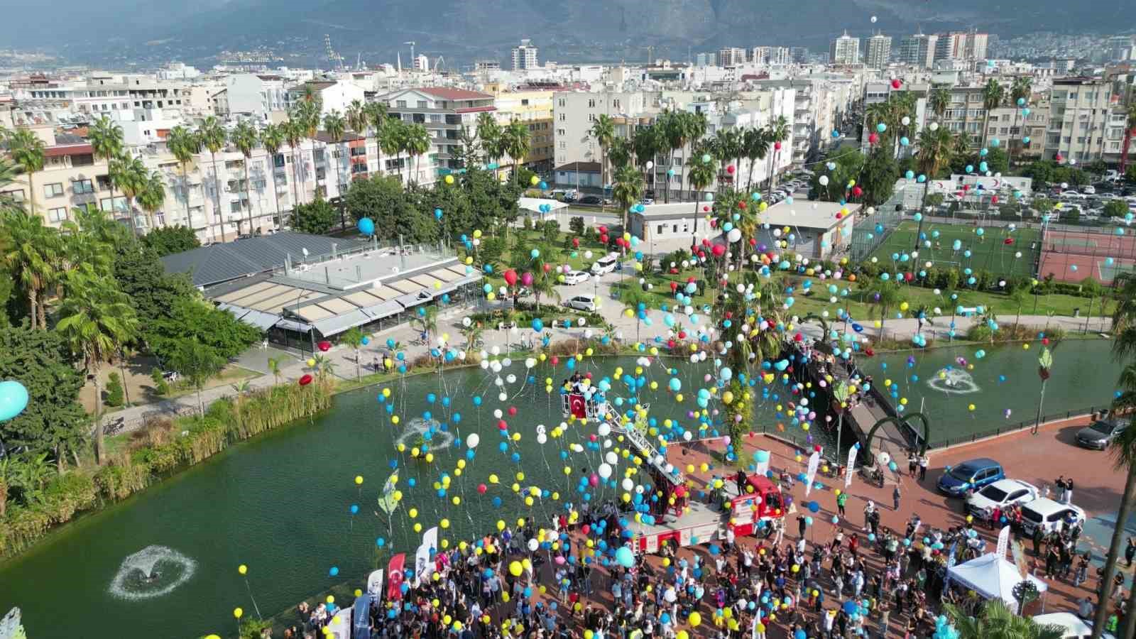babasi kimsemiz yok demisti kanseri yenen tamer talha icin balonlar gokyuzune birakildi 1 N3kZX8jO