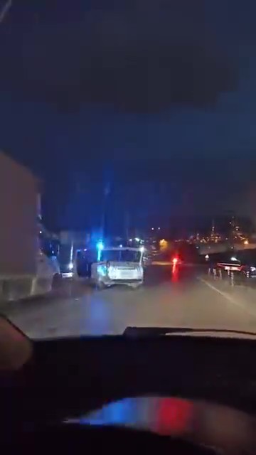 Babası kızmasın diye uygulamadan kaçtı, polisin üzerine araç süren genç kovalamacayla yakalandı 5 babasi kizmasin diye uygulamadan kacti polisin uzerine arac suren genc kovalamacayla yakalandi 1 1LyR4hJg