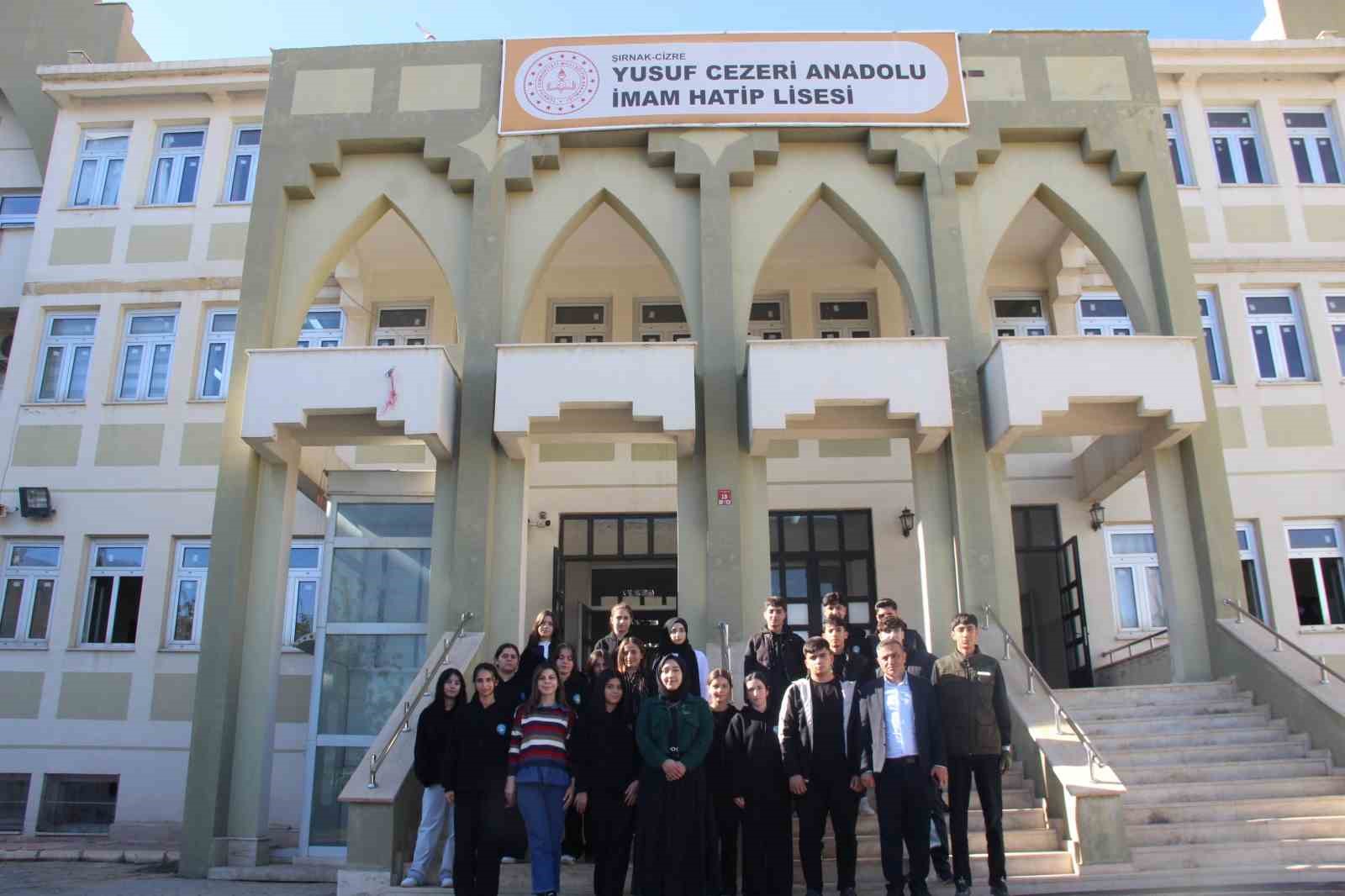 babasina verdigi sozu vasiyet saydi ogretmen olup ogrencileri hayallerine kavusturuyor 2 qdfyzhgu