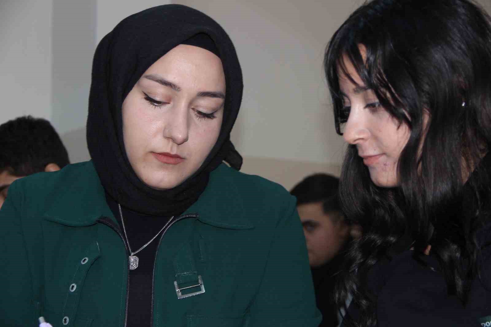 babasina verdigi sozu vasiyet saydi ogretmen olup ogrencileri hayallerine kavusturuyor 4 QsbDGPde