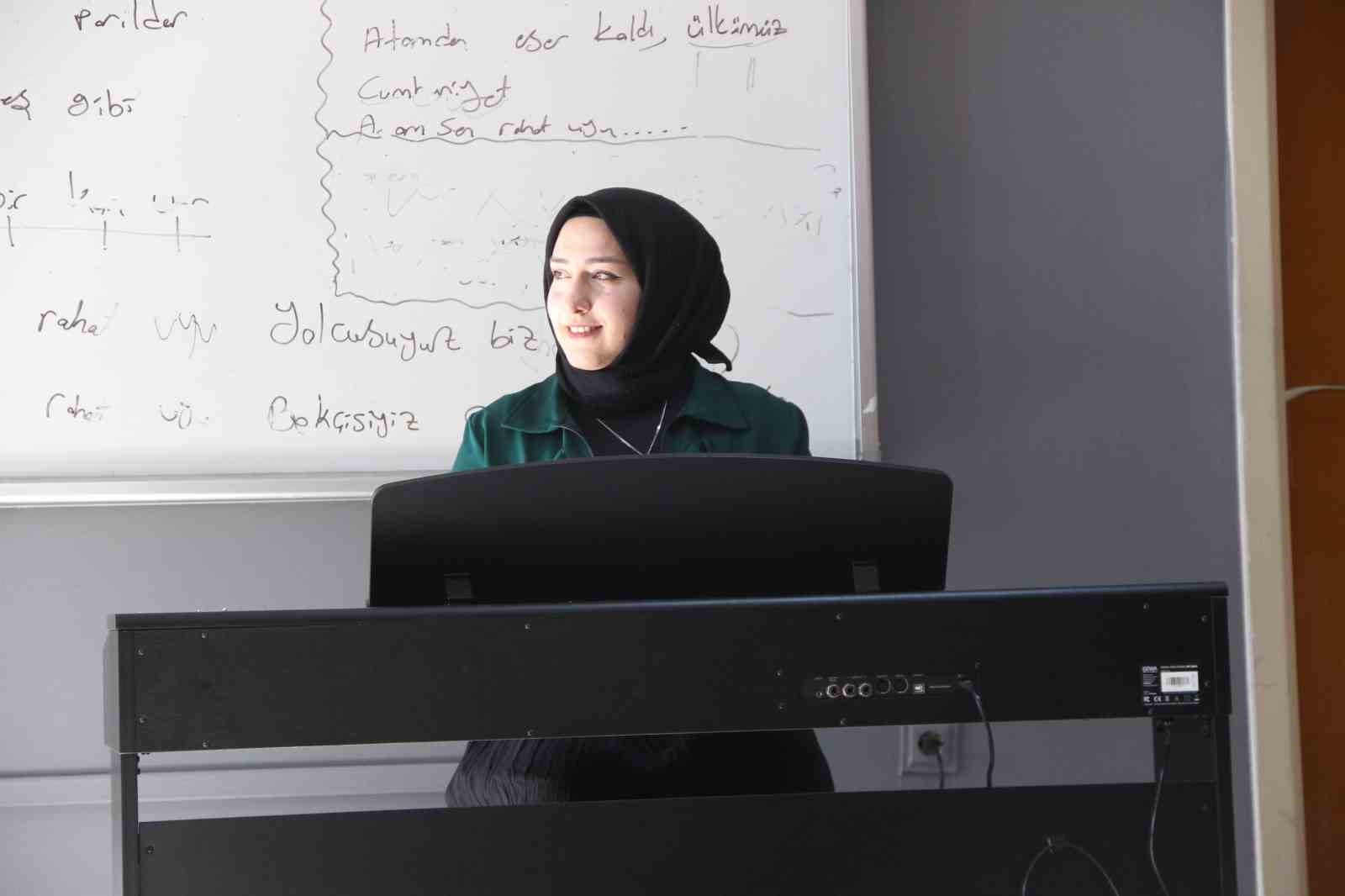babasina verdigi sozu vasiyet saydi ogretmen olup ogrencileri hayallerine kavusturuyor 8 ipjP1z2X