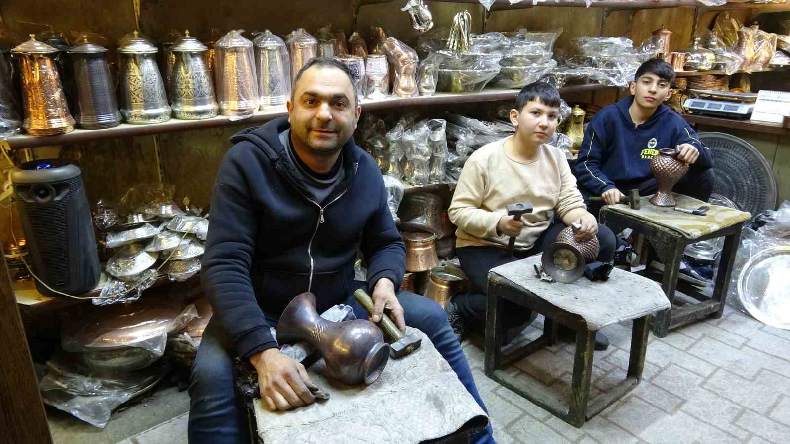 babasindan ogrendigi meslegini cocuklarina ogretiyor 3 HasF9UGK