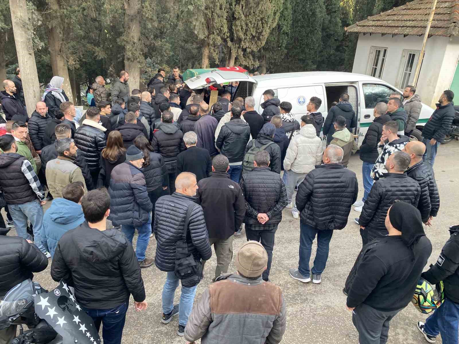 babasini kurtarirken kuyuda can veren 17 yasindaki efeye aci veda 5 1ufrOcF7