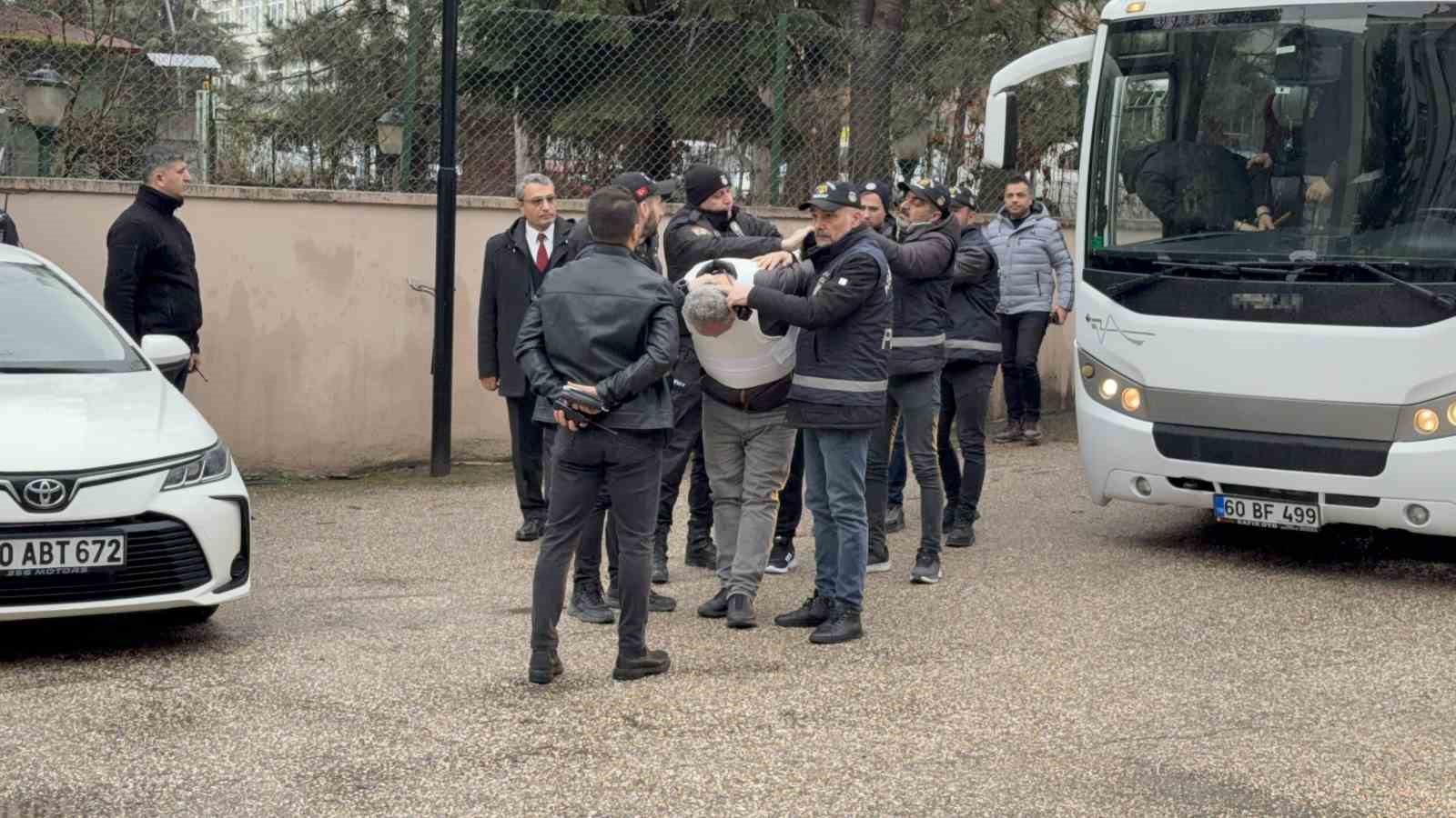 babasini oldurdugunu kabul etti 1 SPkZlH8N