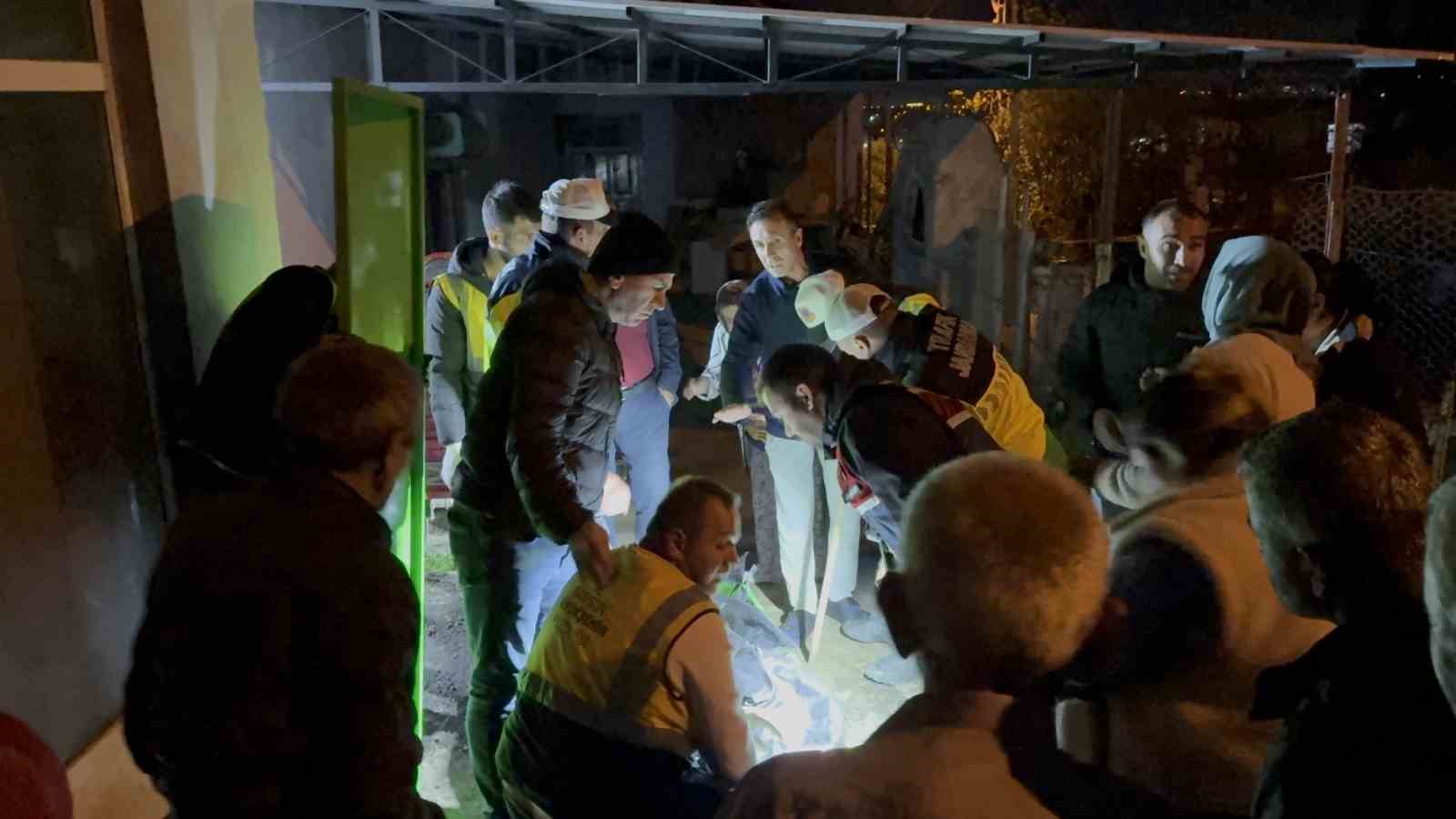 babasini tabancayla vurarak oldurup jandarmaya teslim oldu 0 N63nmFPC
