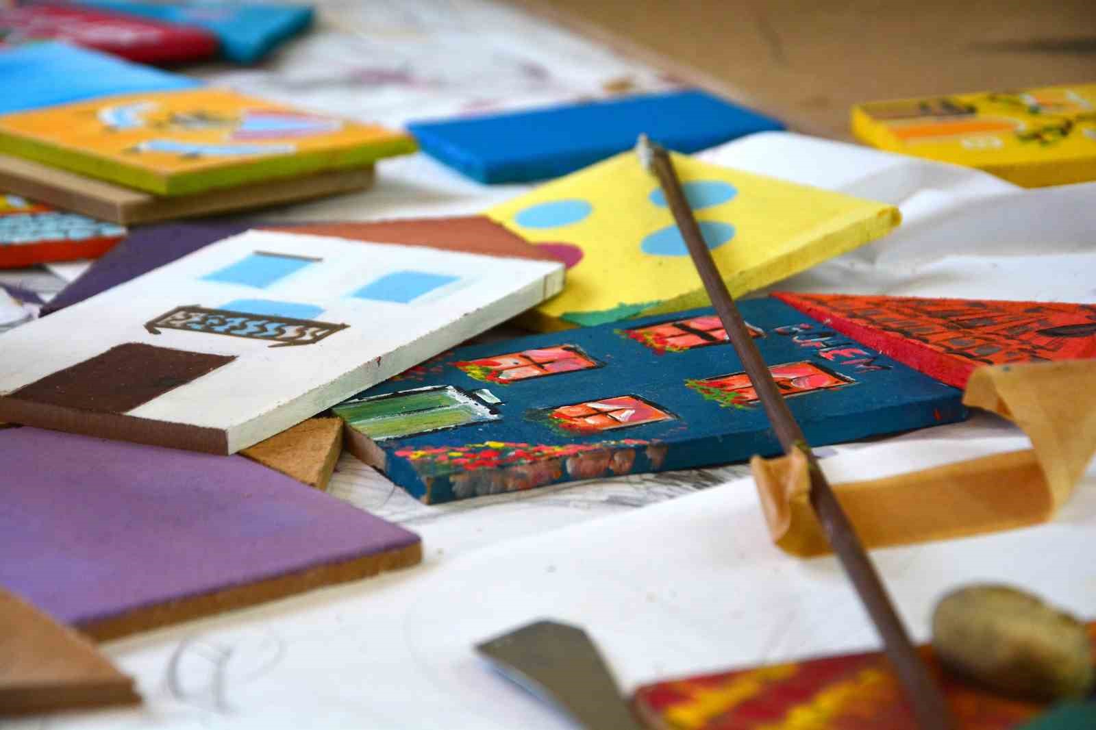 babasinin berber dukkaninda basladi simdi tum ailesiyle sanat uretiyor 2 k1s2WSRF