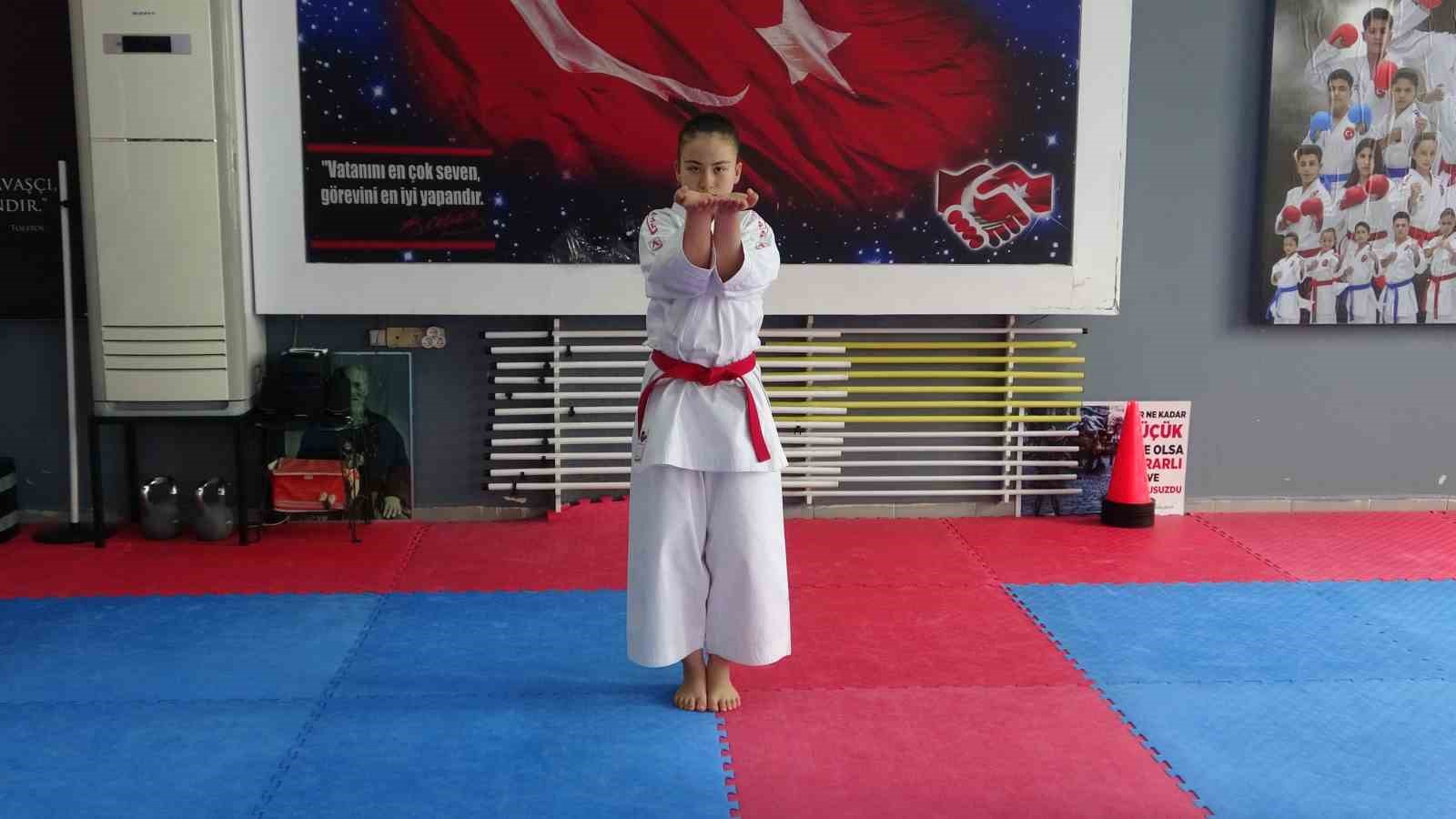 babasinin destegiyle basladi 14 yasinda turkiye sampiyonluguna uzandi 1 OH5f15uT