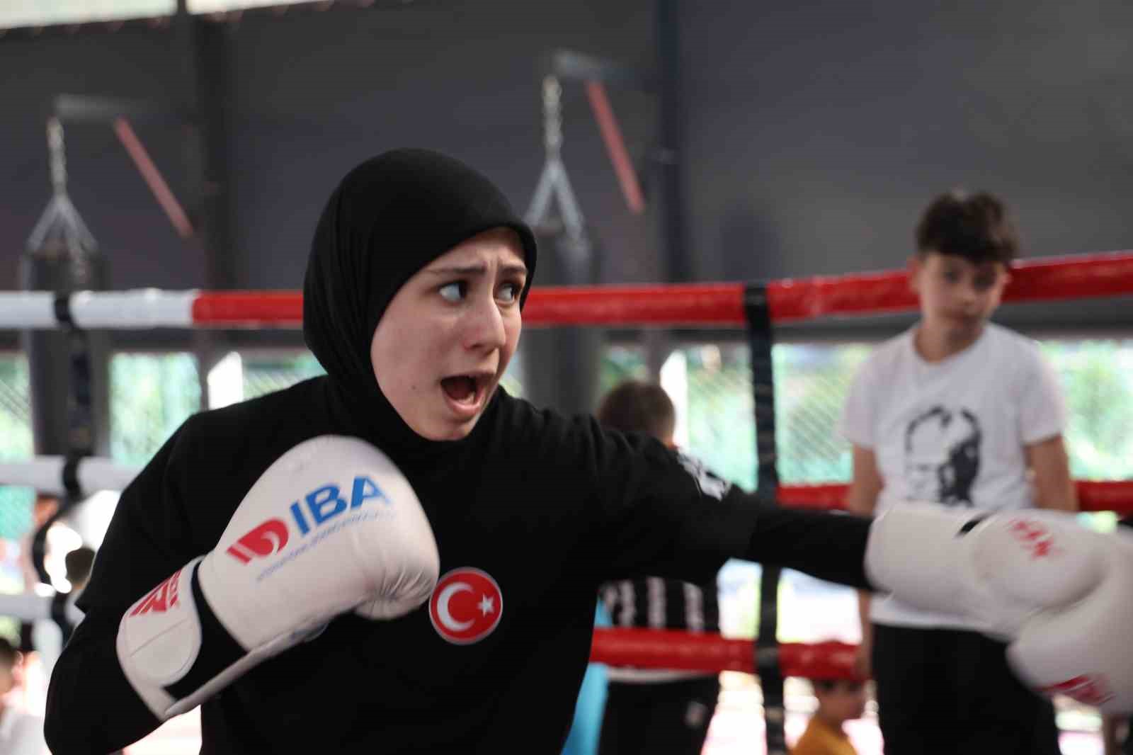 Babasının elinden tutup ringe bıraktığı Azranur, Türkiye’yi temsil edecek 7 babasinin elinden tutup ringe biraktigi azranur turkiyeyi temsil edecek 3 VtdHOwJE