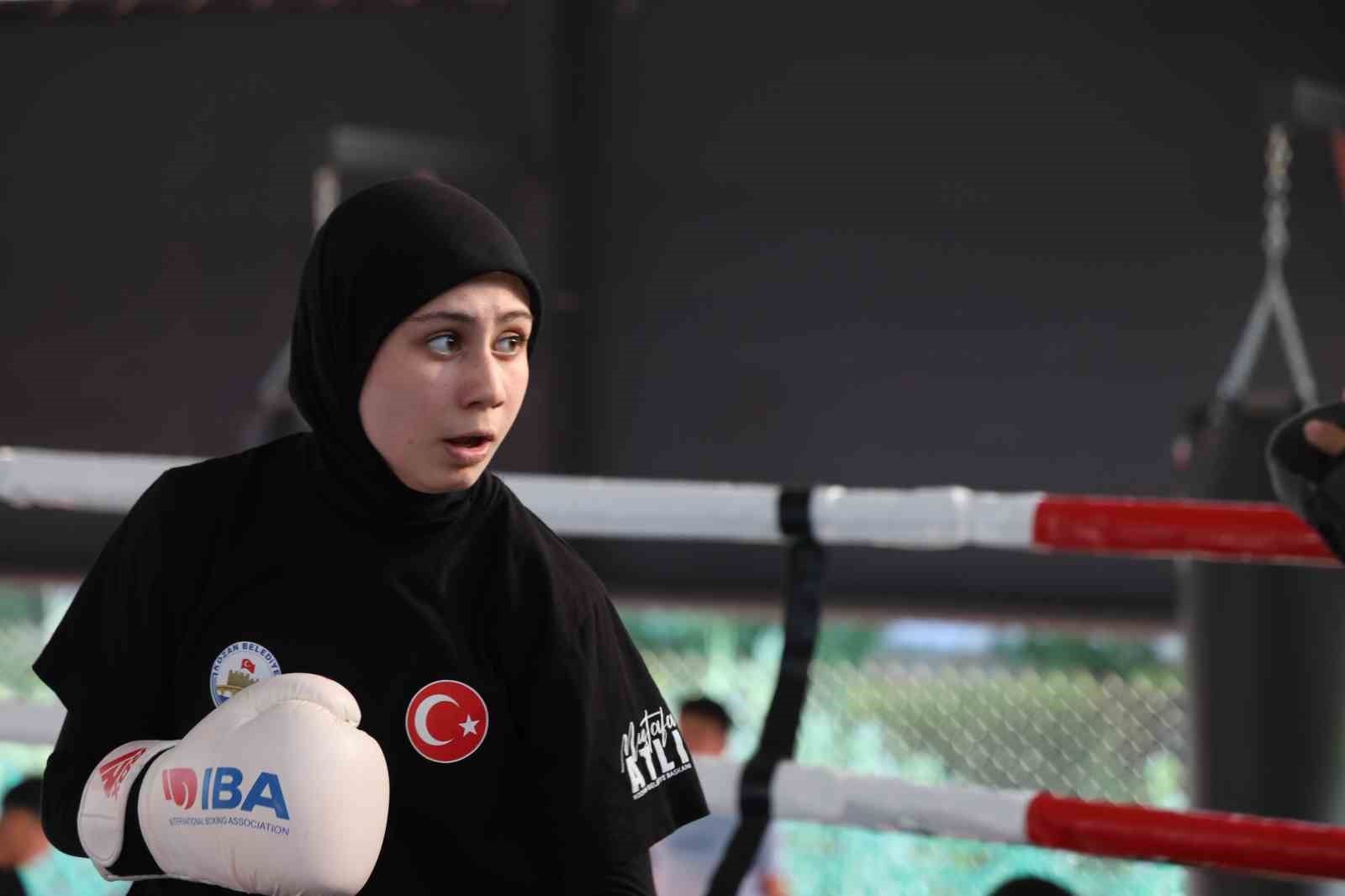 Babasının elinden tutup ringe bıraktığı Azranur, Türkiye’yi temsil edecek 10 babasinin elinden tutup ringe biraktigi azranur turkiyeyi temsil edecek 6 mgl4RlNZ