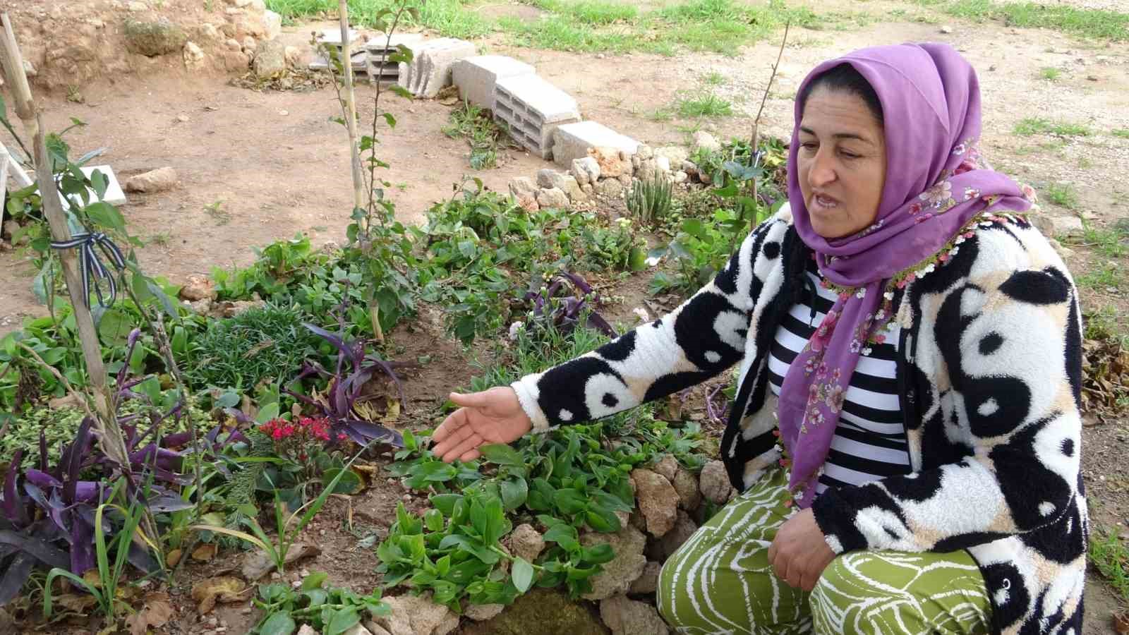 babasinin mezarindaki cicekleri sokup uyusturucu sakladilar 4 h3k6TMHg