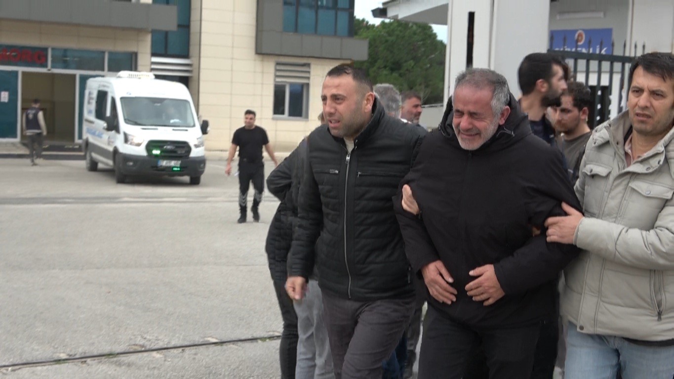 Babasının "Oğlum ölmeyecek" feryadı yürek burkmuştu, genç işçi kurtarılamadı 4 babasinin oglum olmeyecek feryadi yurek burkmustu genc isci kurtarilamadi 0 bY98ZRb1