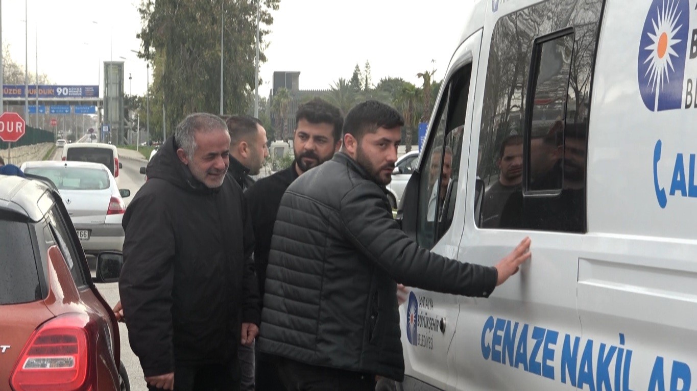 Babasının "Oğlum ölmeyecek" feryadı yürek burkmuştu, genç işçi kurtarılamadı 8 babasinin oglum olmeyecek feryadi yurek burkmustu genc isci kurtarilamadi 4 vRHWZvbE