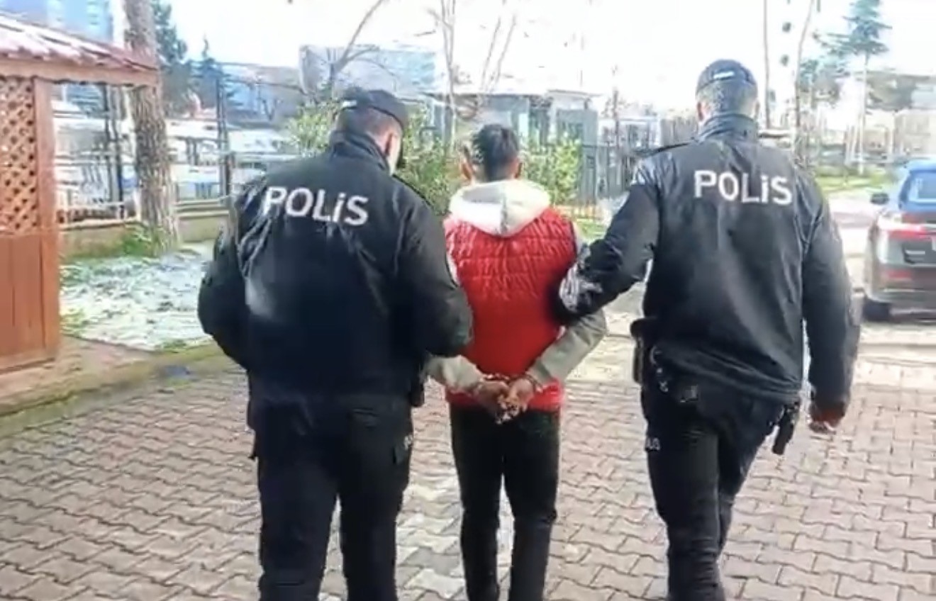 bafrada 25 yil hapisle aranan hukumlu yakalandi 0 16w233NJ