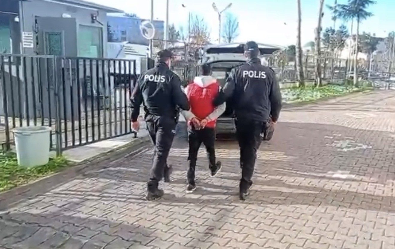 bafrada 25 yil hapisle aranan hukumlu yakalandi 1 YPVsSAwT