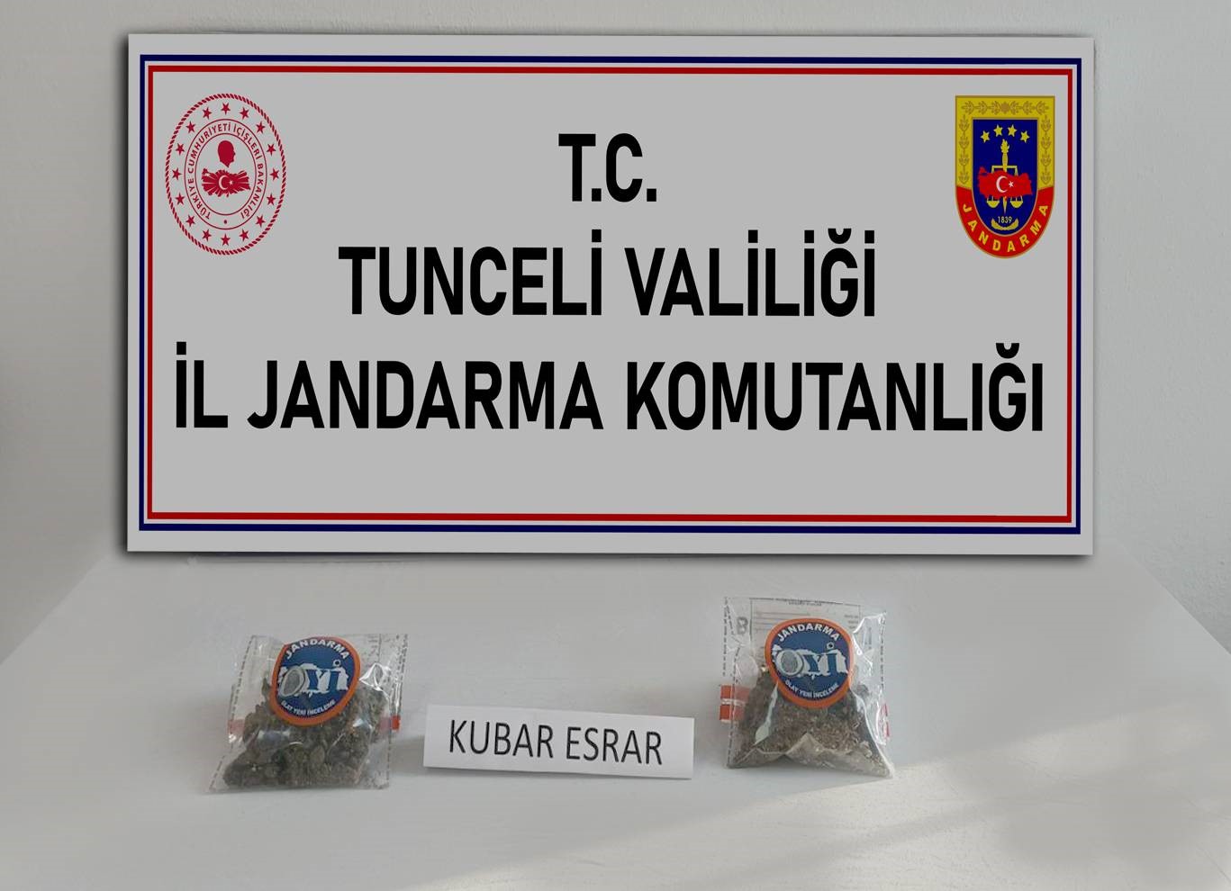 bagaj ve kaputa gizlenen uyusturucuyu narkotik kopegi ayar buldu 1 5MKQPtmY