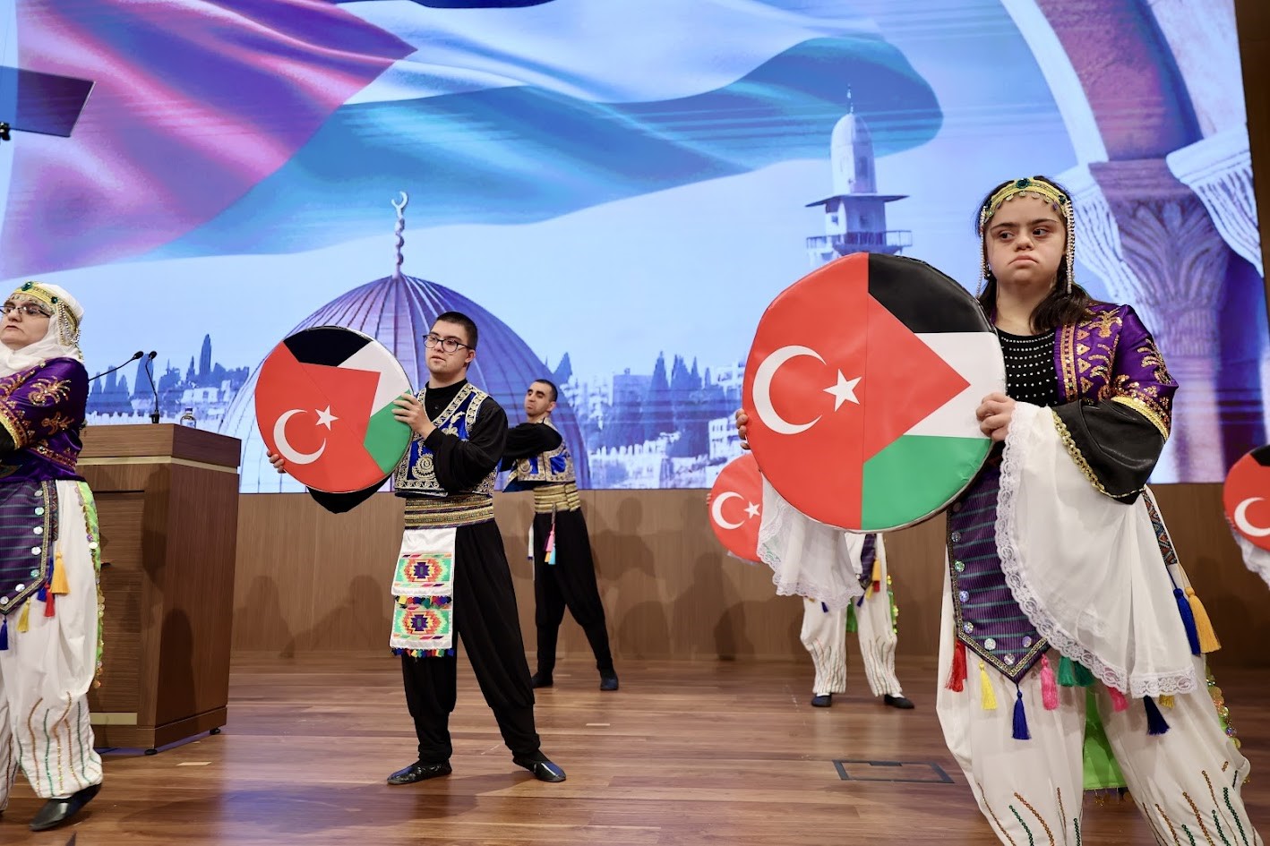 bagcilar belediyesi engelliler sarayi kursiyerleri turkiye bulusmasina katildi 5 FOnpamaO