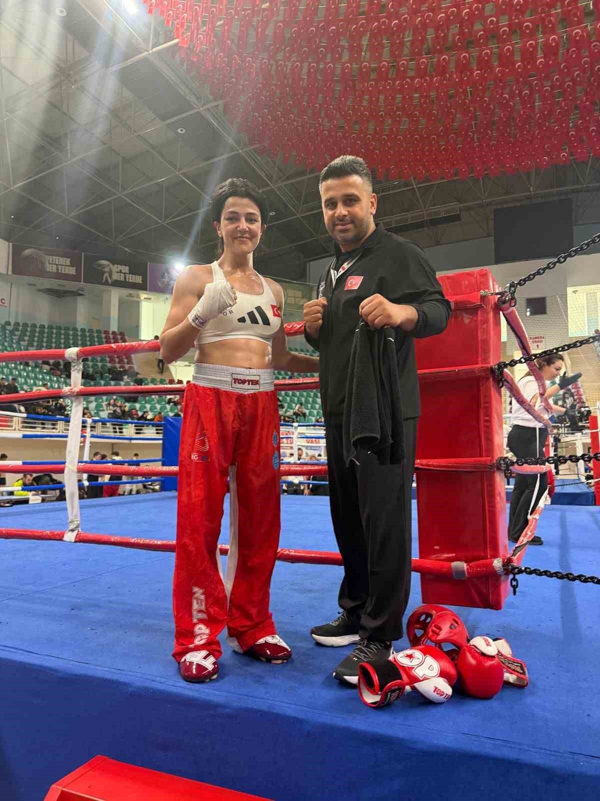 bagcilar belediyesi personeli kick boksta turkiye sampiyonu oldu 2 XLHvSlyI