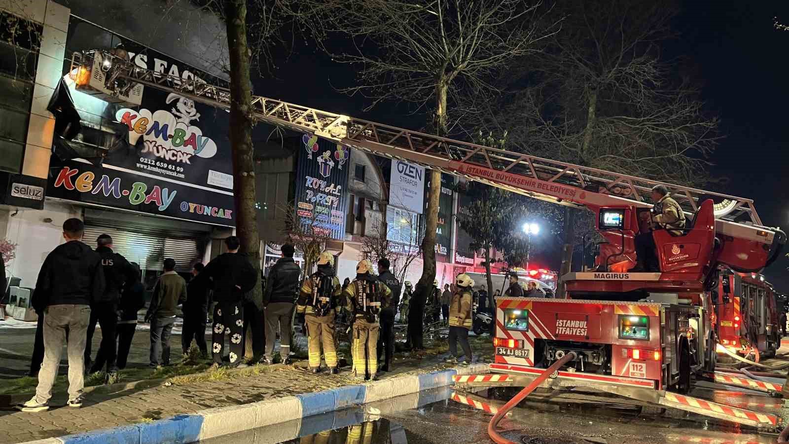 Bağcılar İSTOÇ’da iki katlı iş yerinde yangın 6 bagcilar istocda iki katli is yerinde yangin 2 ipmSqlhC