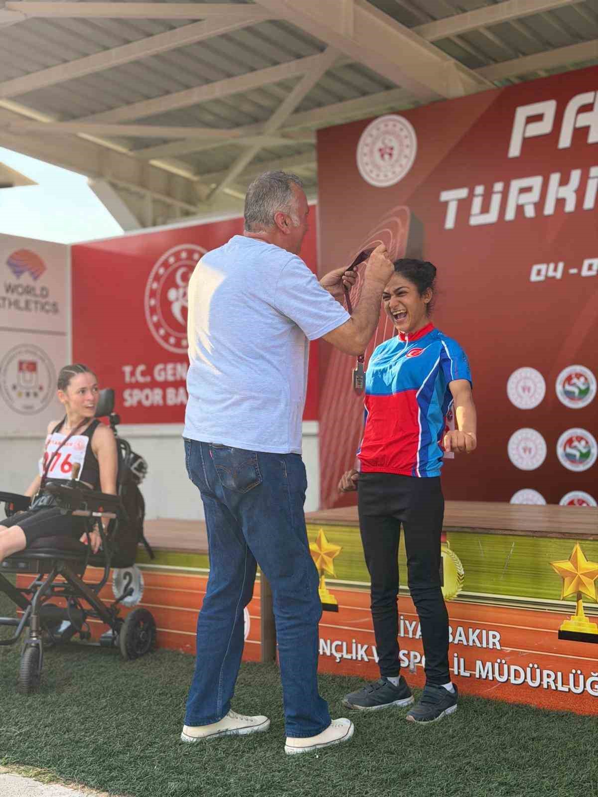 Bağcılar, Para Atletizm’de Türkiye şampiyonu oldu 4 bagcilar para atletizmde turkiye sampiyonu oldu 0 1K4ygDFU