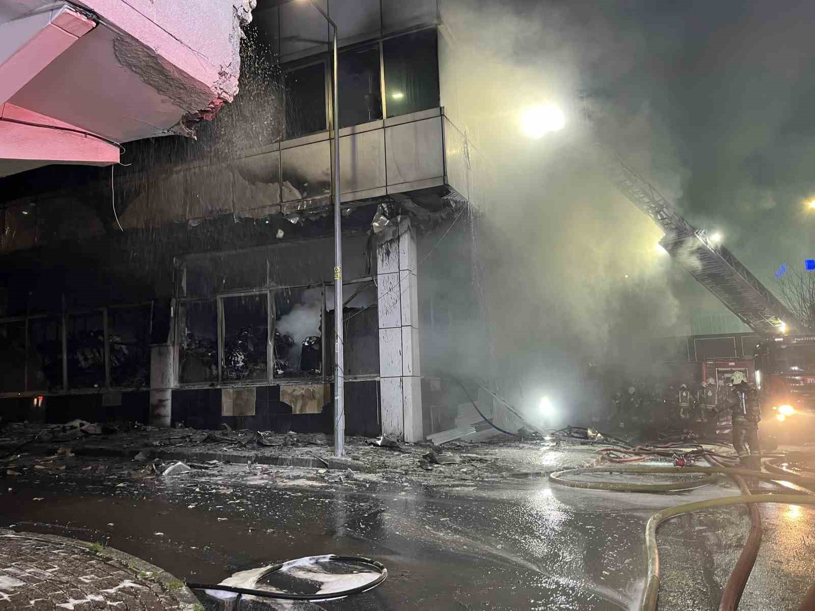 bagcilarda 4 katli tekstil fabrikasinda korkutan yangin 3 NTpHaLLZ