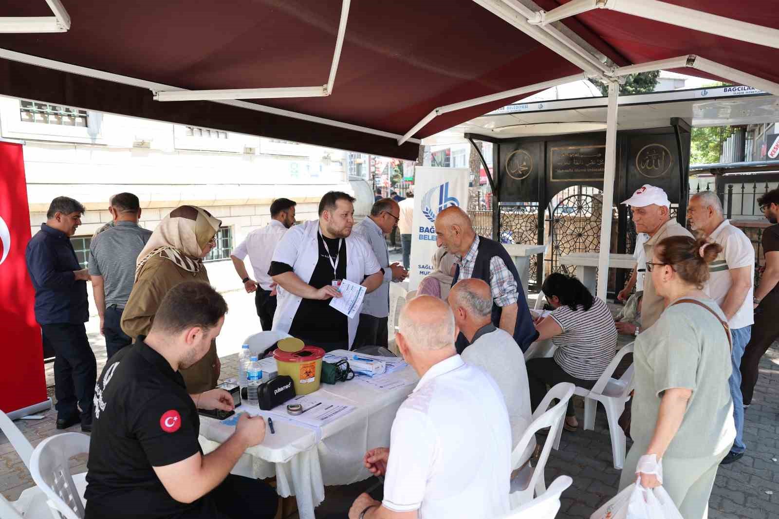 bagcilarda camilerde saglik taramasi yapildi 0 6malHda9