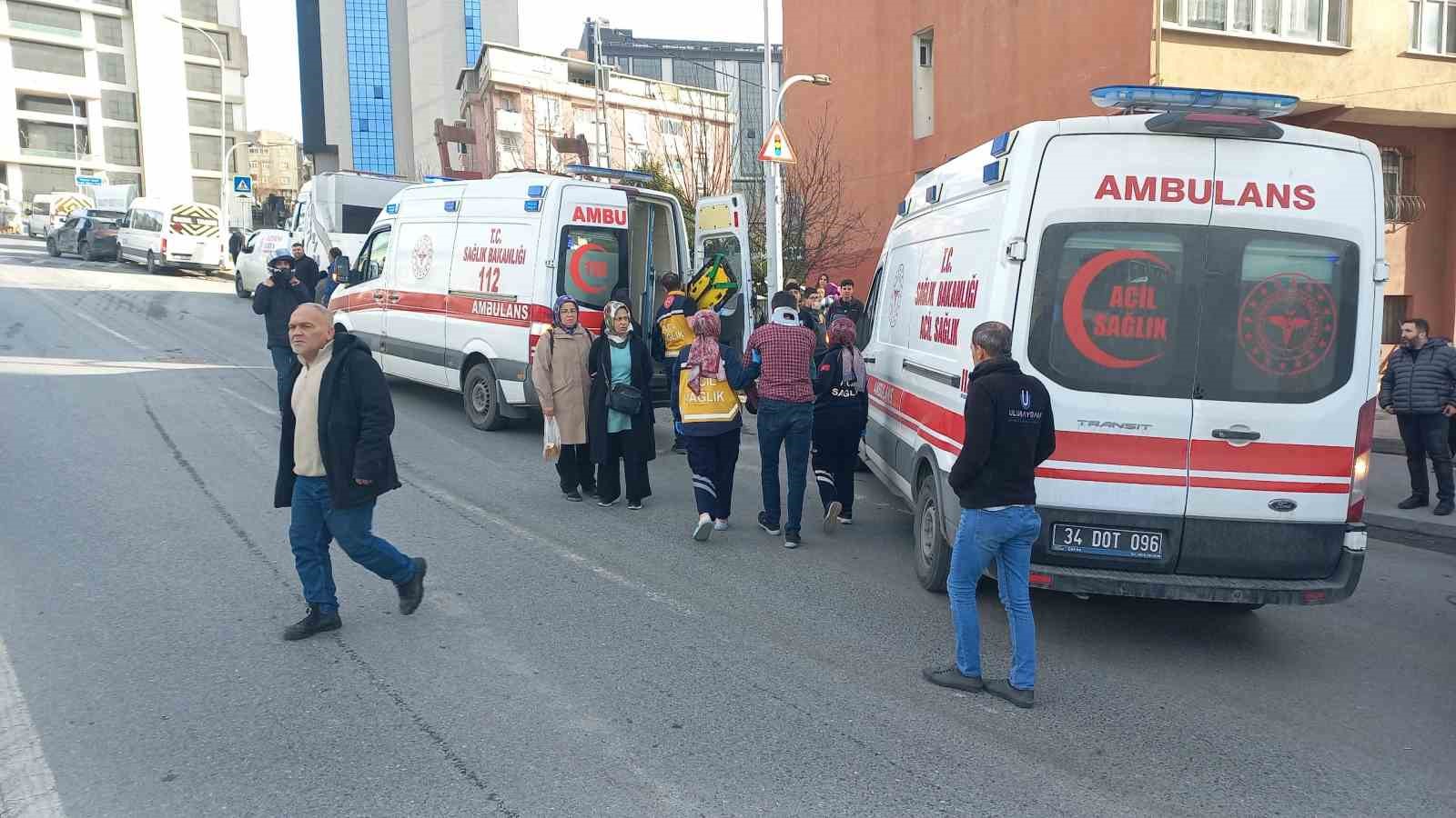 bagcilarda cekici dehset sacti 4 yarali 1 33DUSERT
