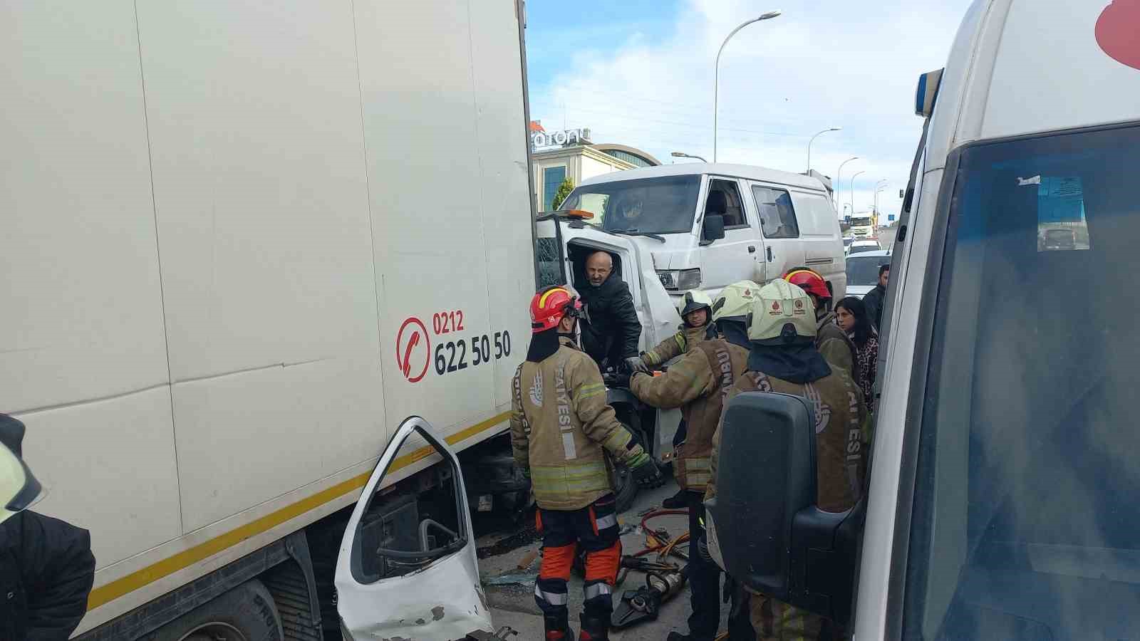 bagcilarda cekici dehset sacti 4 yarali 2 vthdPphi