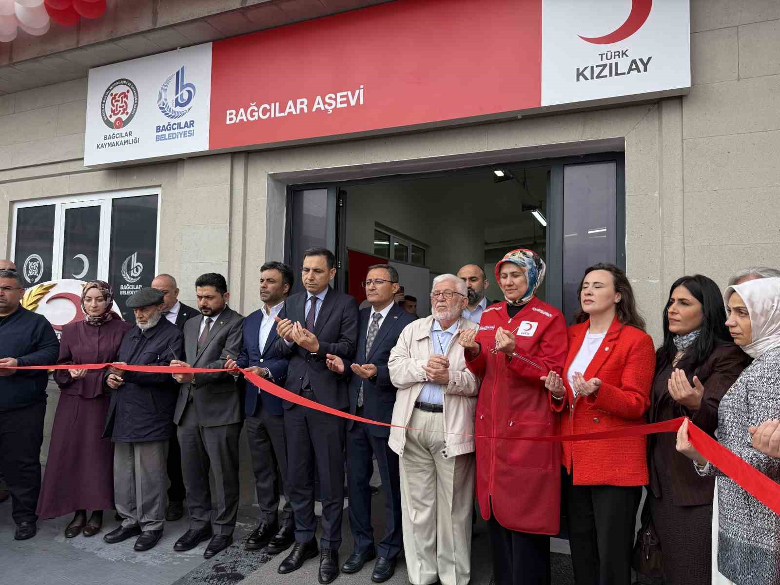 Bağcılar’da günlük 5 bin kişiye sıcak yemek verme kapasitesine sahip aşevi açıldı 4 bagcilarda gunluk 5 bin kisiye sicak yemek verme kapasitesine sahip asevi acildi 0 2jMAyVJv