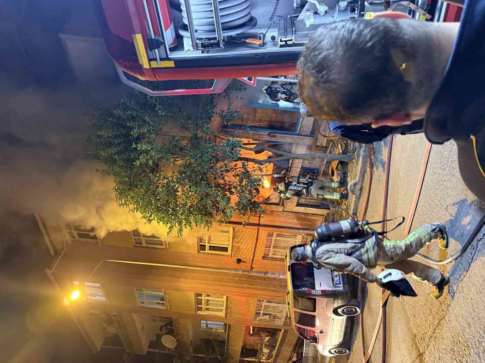 bagcilarda is yerinde cikan yangin binayi sardi 1 yarali 3 mpL5sJYM