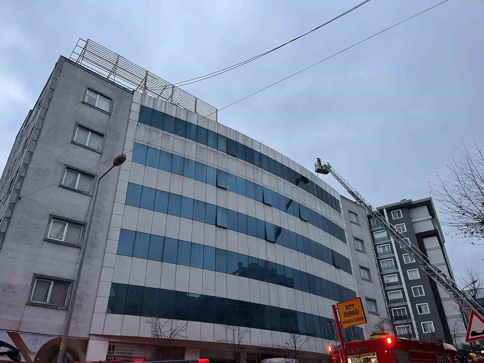 bagcilarda kapatilan hastanenin catisinda yangin 2 67Y4jeAJ