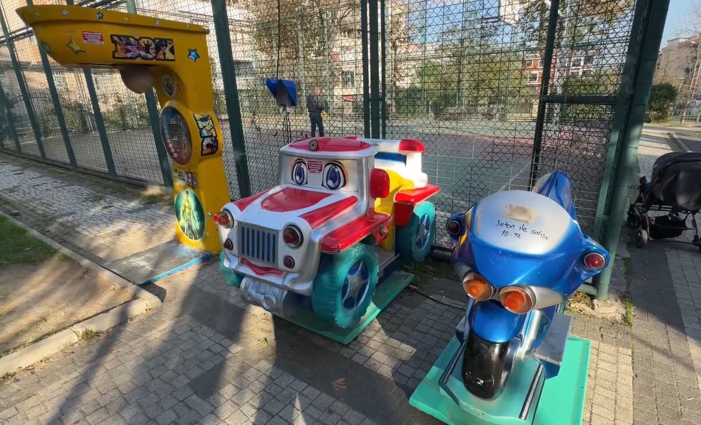 Bağcılar’da Plevne Parkında oynayan 4 çocuk, elektrik akımına kapıldı 5 bagcilarda plevne parkinda oynayan 4 cocuk elektrik akimina kapildi 1