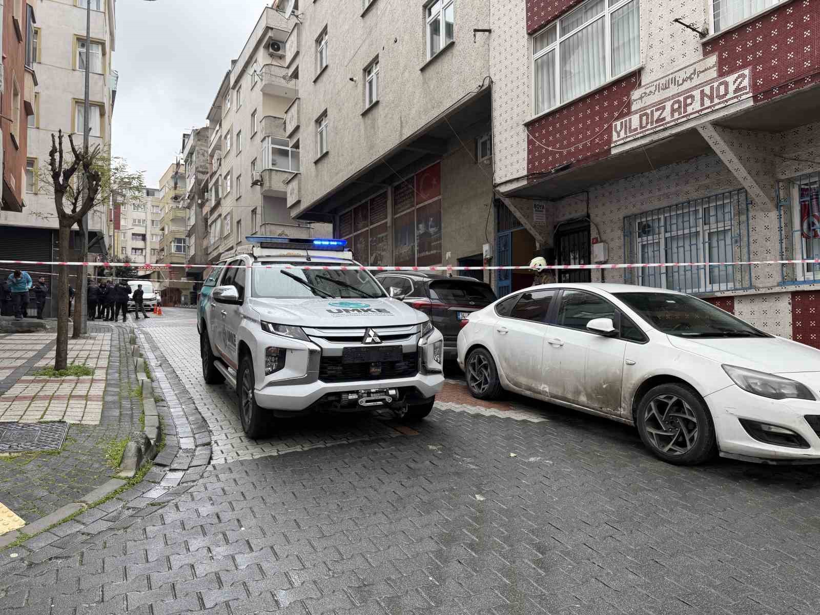 bagcilarda yangin tupu dolumu yapilan is yerine gaz sizintisi 2 isci 6 saglik calisani PkuYRmSe
