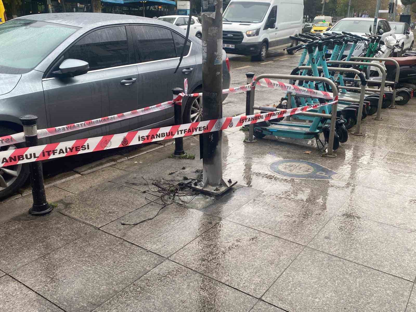 bagdat caddesinde yilbasi isik suslemeleri alev aldi facianin esiginden donuldu 2 24qLY3lc