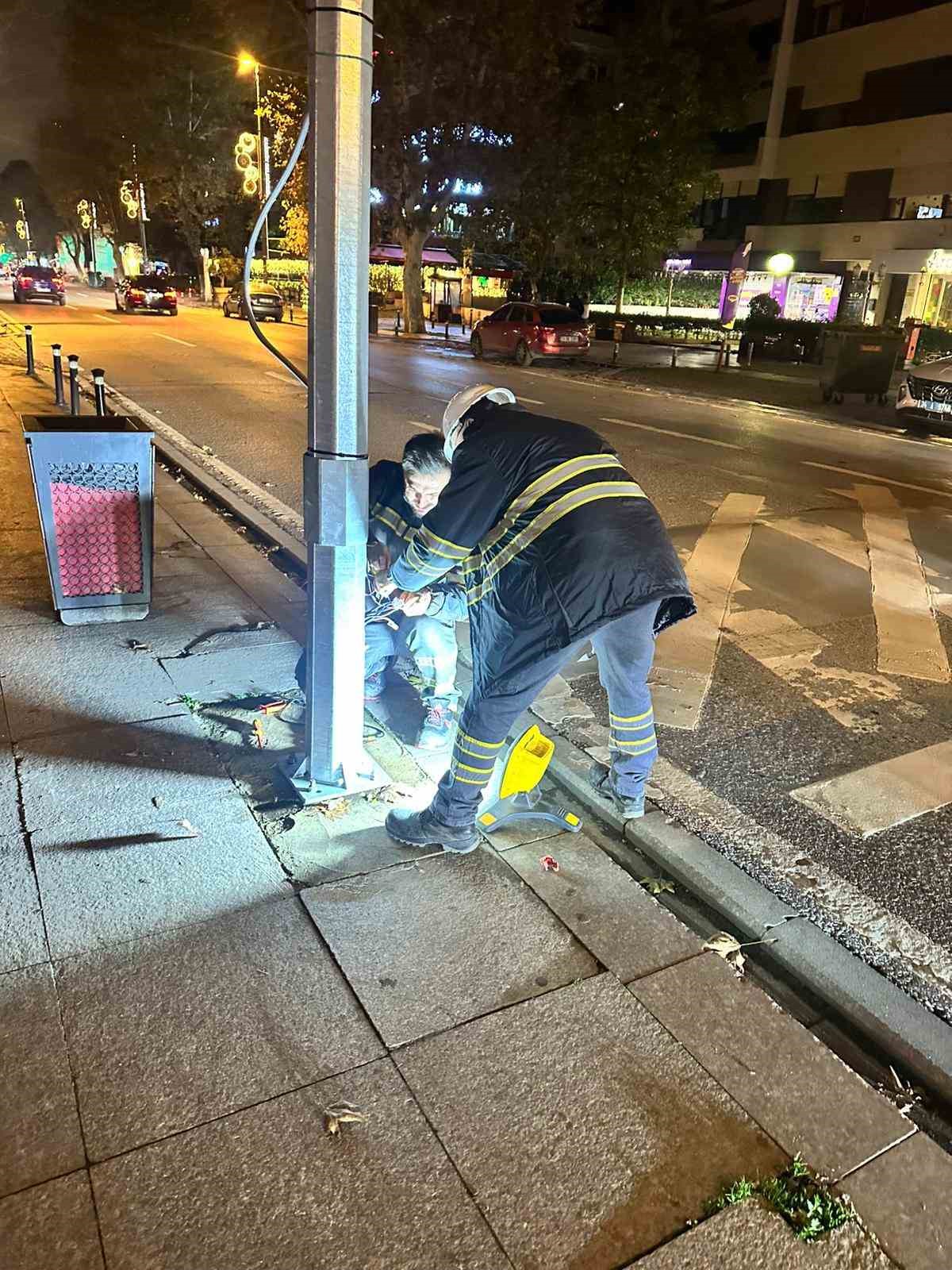 bagdat caddesinde yilbasi isik suslemeleri alev aldi facianin esiginden donuldu 3