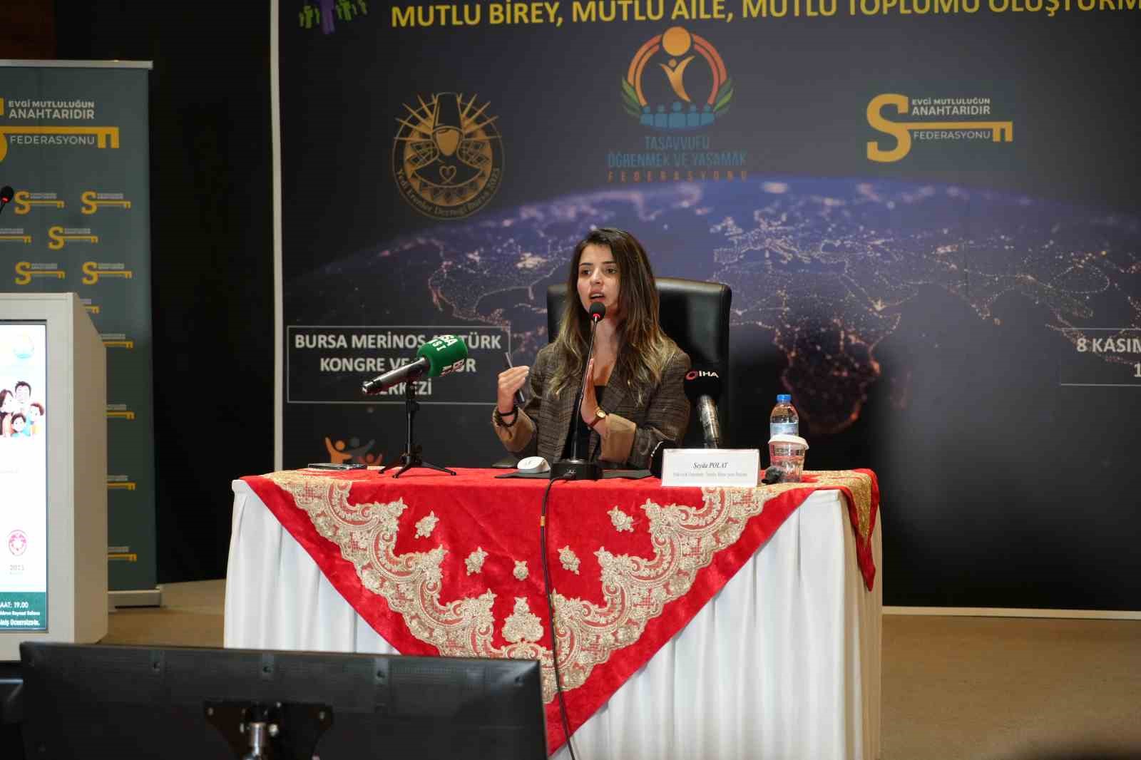 bagimlilik tehlikesi ve mutlu ailenin sirlari bursalilara anlatildi 4 D53OdVIR