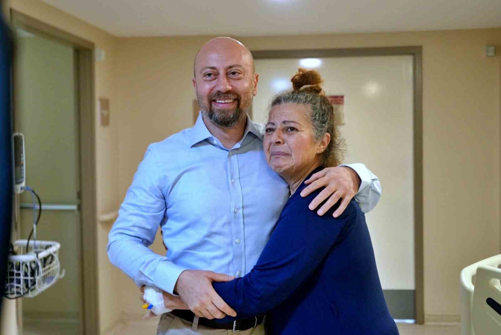 Bağırsağı kangrene gidiyordu, kapalı ameliyatla kurtarıldı: "Bir gün geç kalsam bugün burada olmayacaktım" 4 bagirsagi kangrene gidiyordu kapali ameliyatla kurtarildi bir gun gec kalsam bugun burada olmayacaktim 0 QQDdfSUG