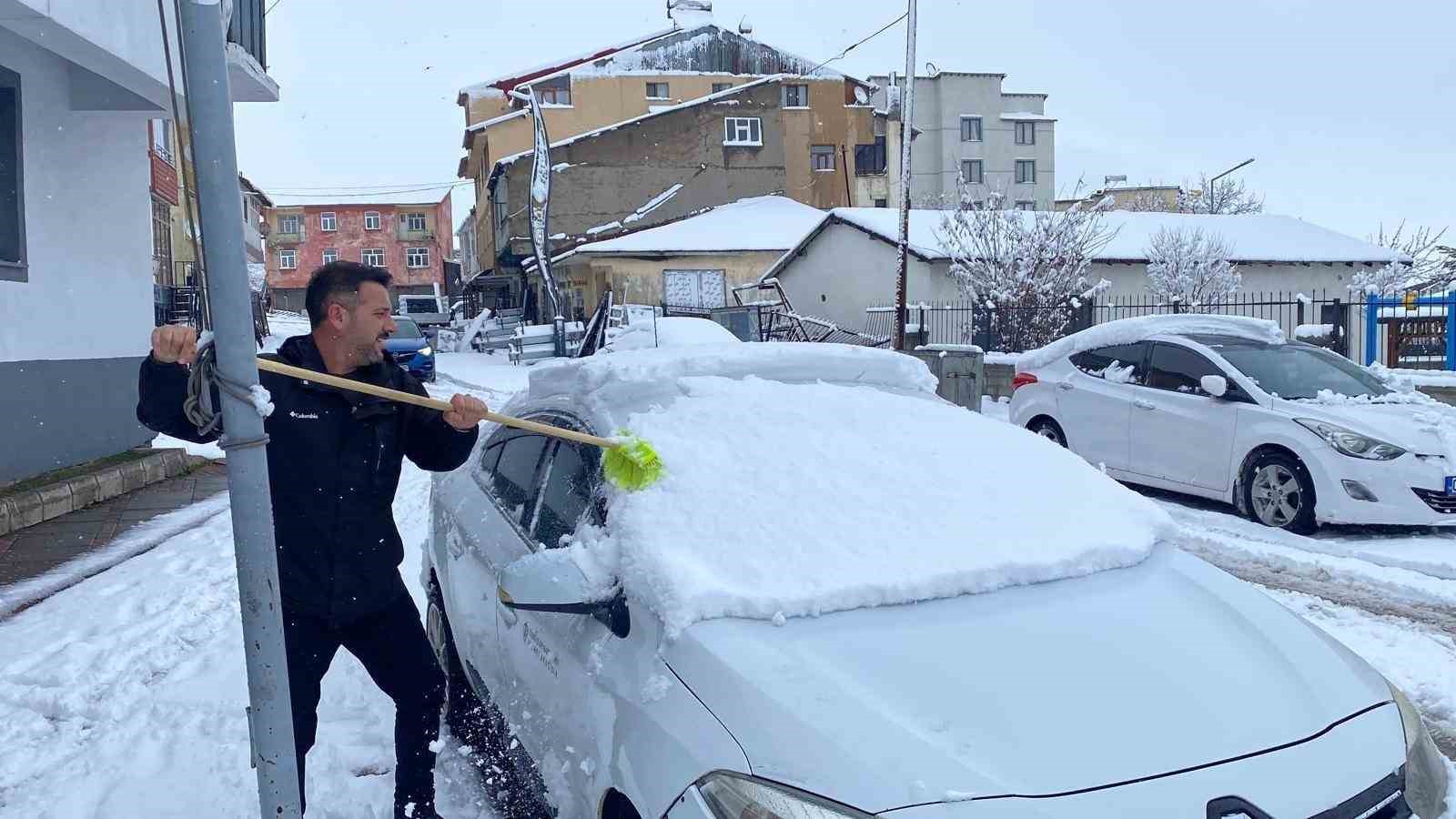 Baharı bekleyen Karlıova karlı bir güne uyandı 5 bahari bekleyen karliova karli bir gune uyandi 1 PZr2HYfz
