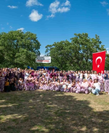 baharin-en-renkli-gelenegi-hidirellez-senliklerinde-yuzlerce-kisi-bulustu-NAibd9t7.jpg