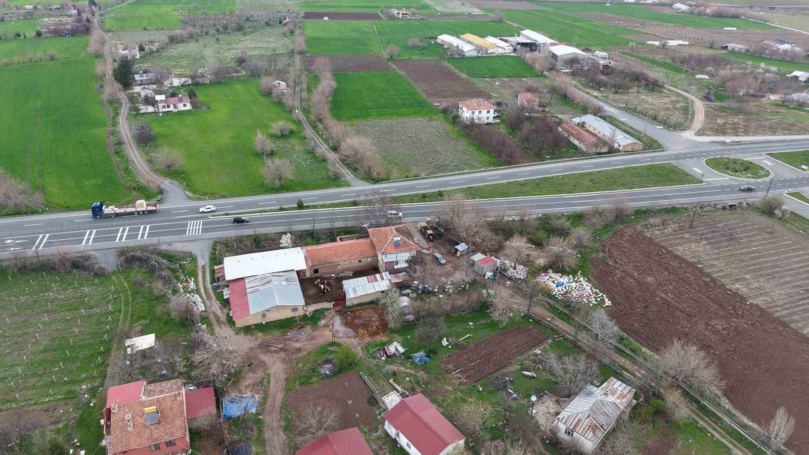 Baharın müjdecisi leylekler Elazığ’ı renklendiriyor 14 baharin mujdecisi leylekler elazigi renklendiriyor 10 3P1jtRGg