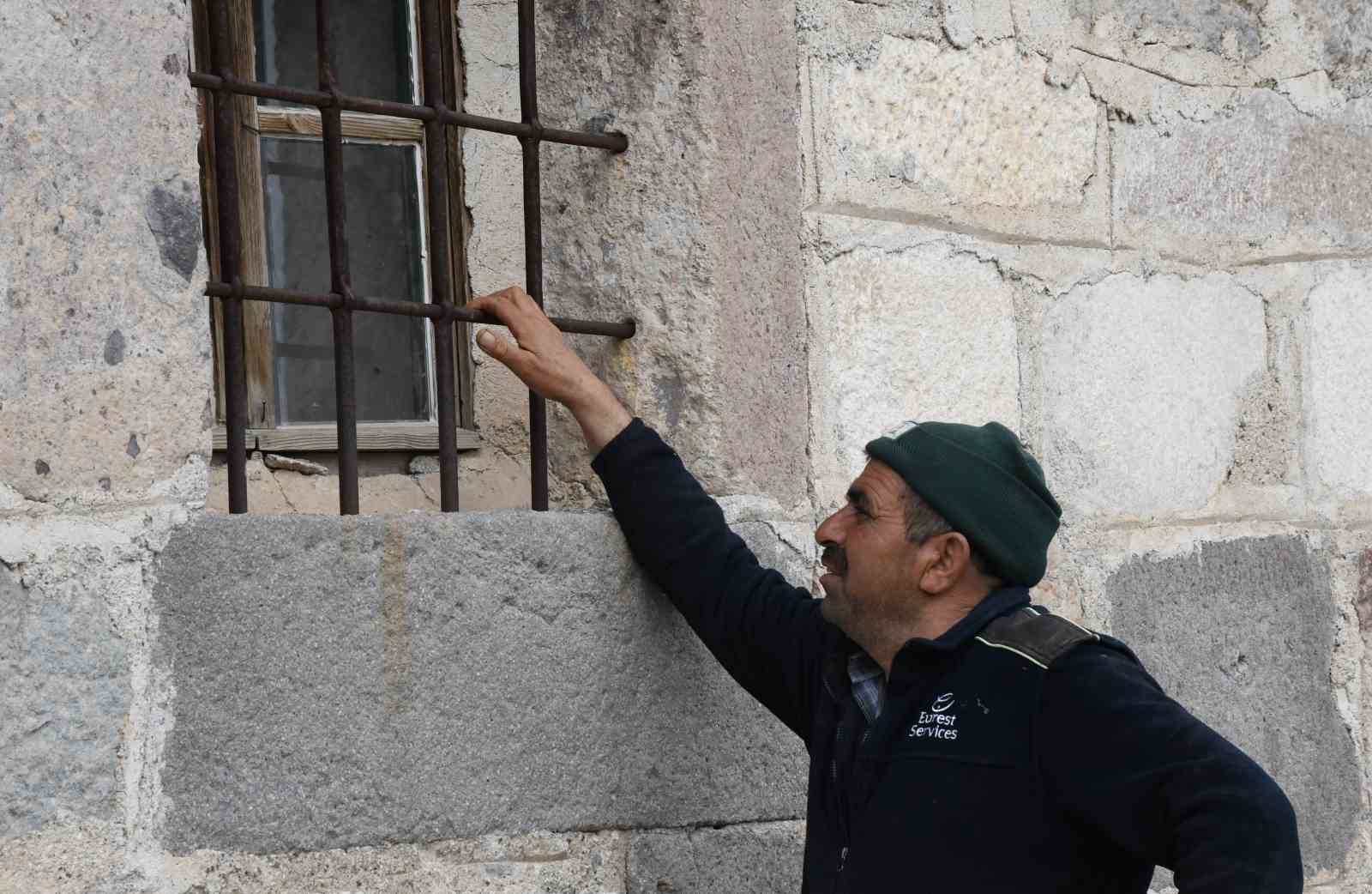 bahcecik koyu camii restore edilmeyi bekliyor 4 TnuGIRkR